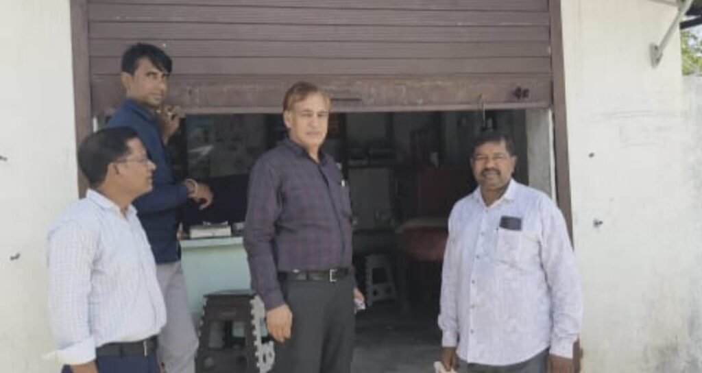 डिग्गी में झोलाछाप डॉक्टरों पर बड़ी कार्रवाई, दो क्लीनिक दस्तावेज प्रस्तुत करने तक बंद करवाएं